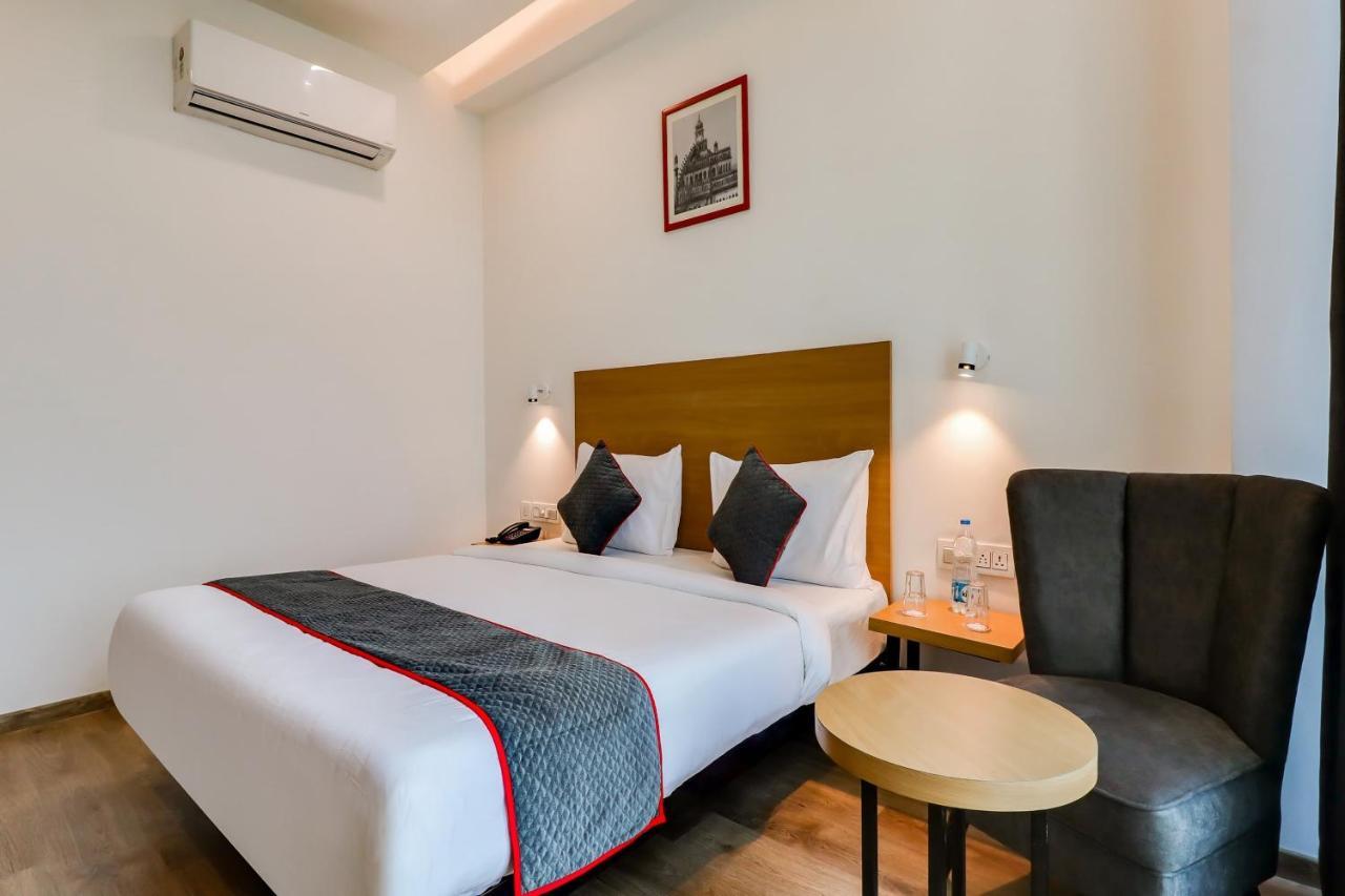 Super Townhouse Jashn Chinhat Exterior foto