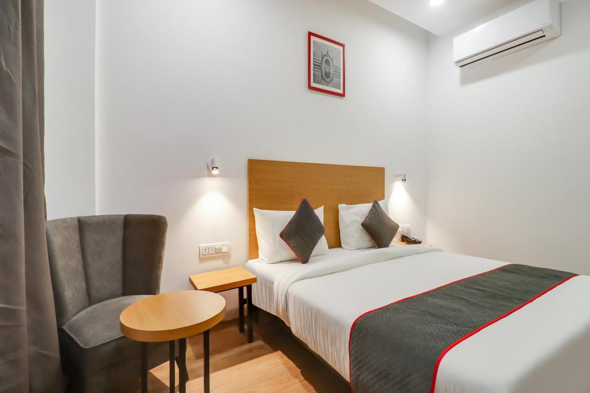 Super Townhouse Jashn Chinhat Exterior foto