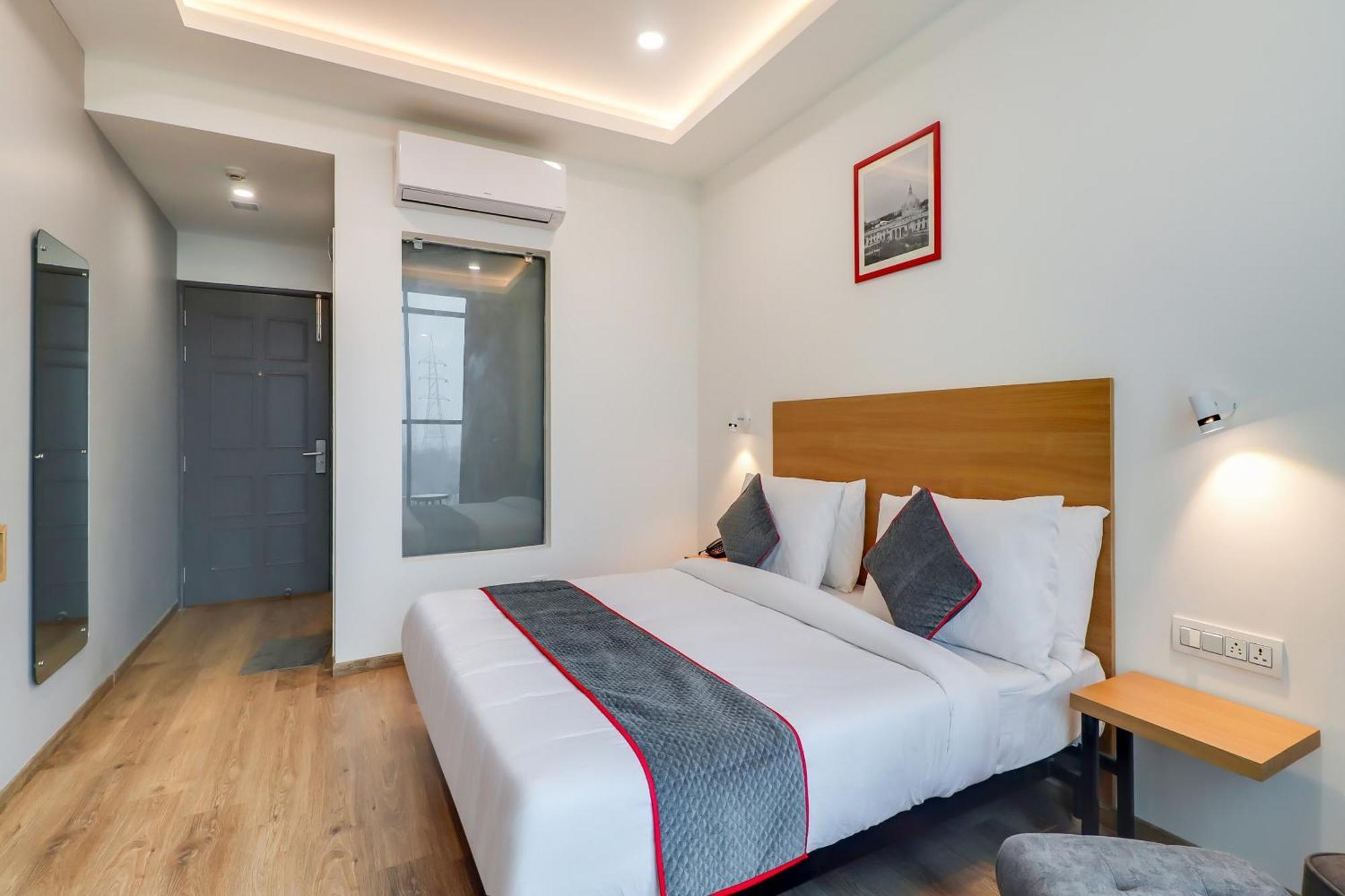 Super Townhouse Jashn Chinhat Exterior foto