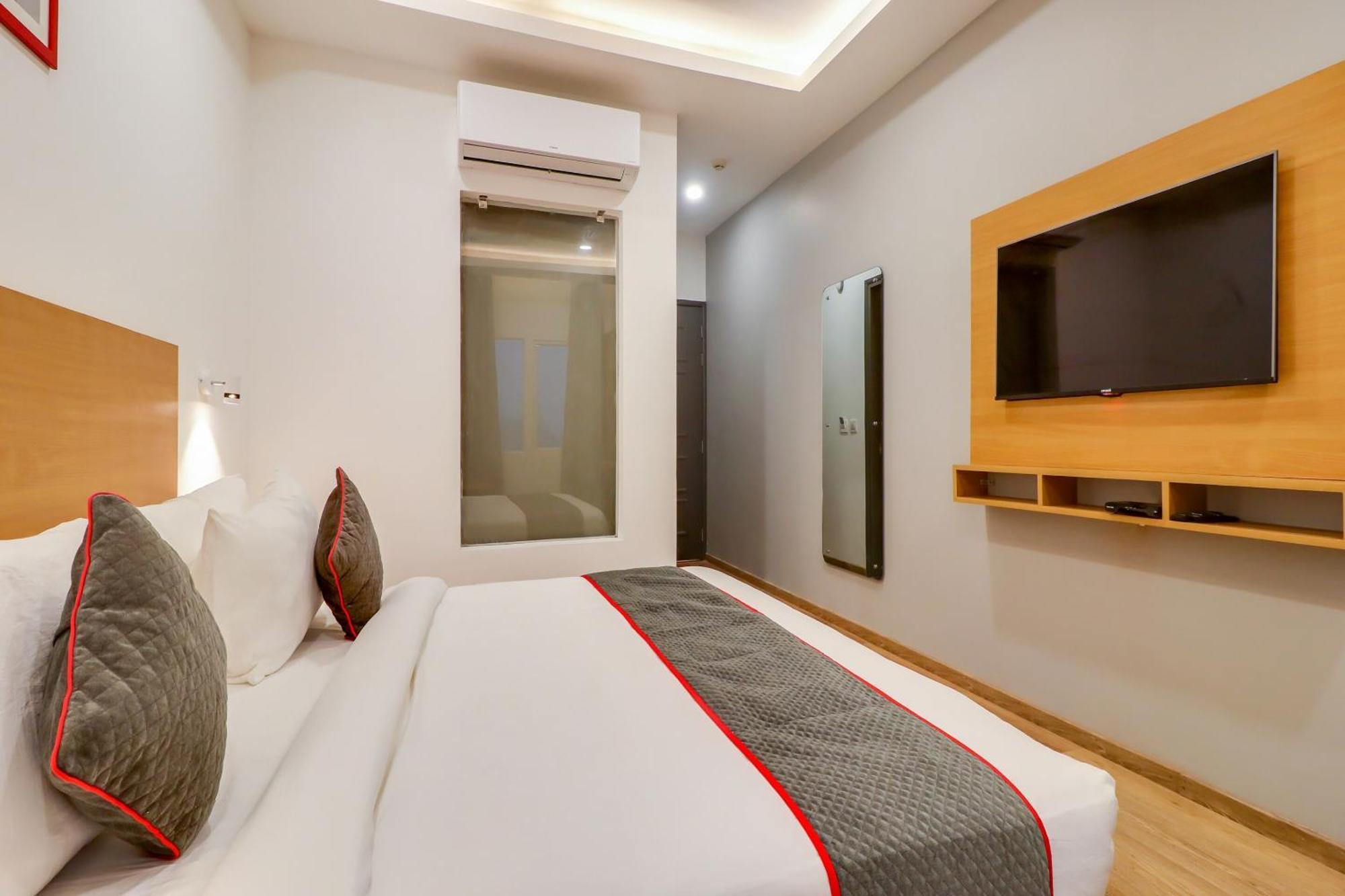 Super Townhouse Jashn Chinhat Exterior foto